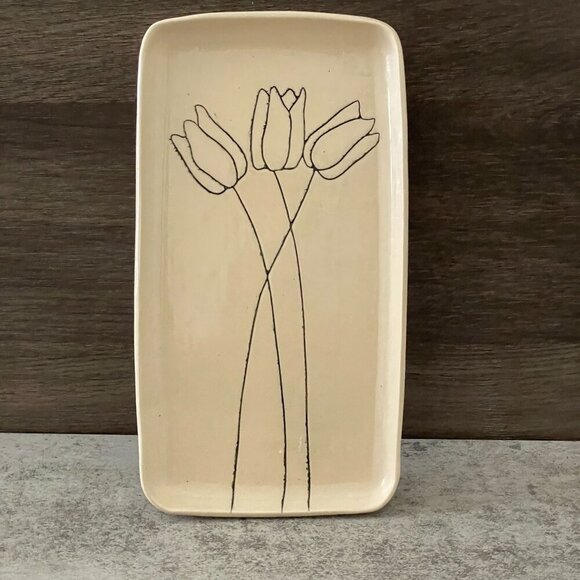CSF Ceramics Hand Etched Black Inlay Tulip Flowers Stoneware 4" x 7.5" Tray - Picture 1 of 8